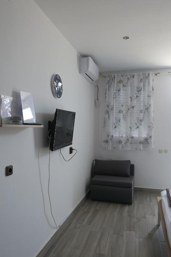 Mesic Apartment セニ エクステリア 写真