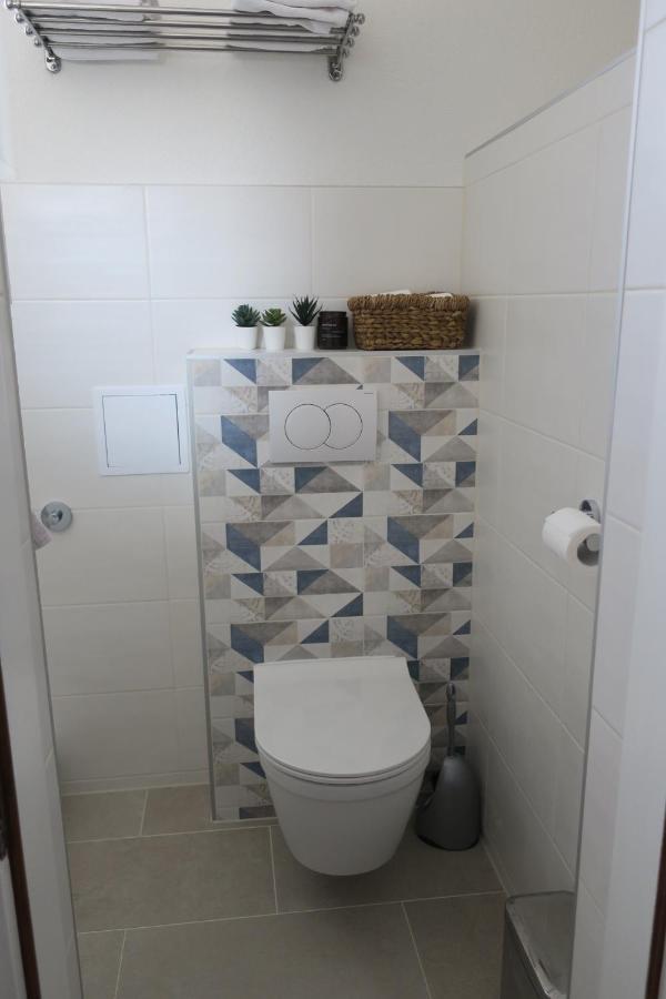 Mesic Apartment セニ エクステリア 写真